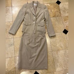 Calvin Klein linen look skirt suit size 4